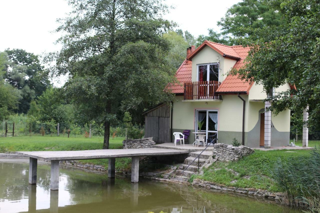 Agrowczasy Nad Stawem Villa Gartatowice Exterior photo