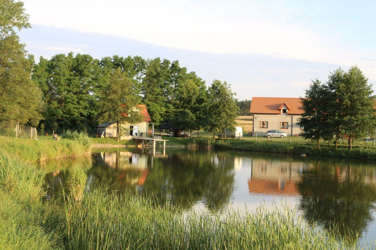 Agrowczasy Nad Stawem Villa Gartatowice Exterior photo